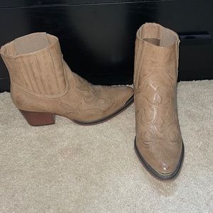 Ladies western booties